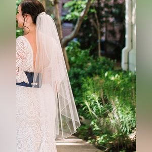 Ivory fingertip wedding veil